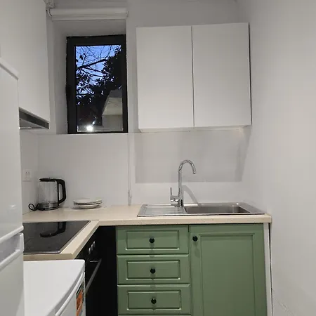 New Bazaar 3* تيرانا