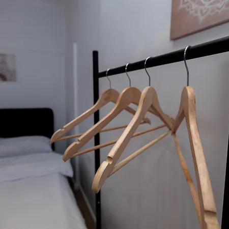 New Bazaar Vendégház Tirana