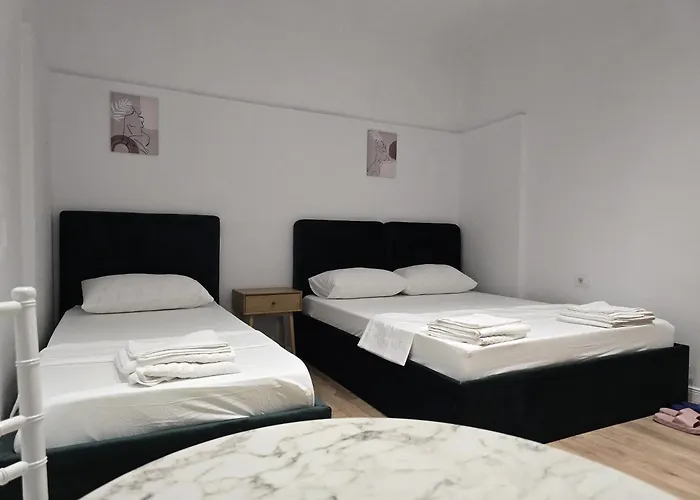 New Bazaar Тирана