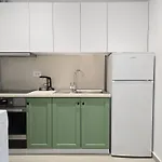 New Bazaar בית הארחה 3*