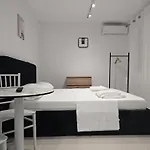 New Bazaar Τίρανα
