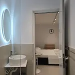 New Bazaar בית הארחה 3*