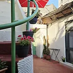 Πανσιόν New Bazaar 3*